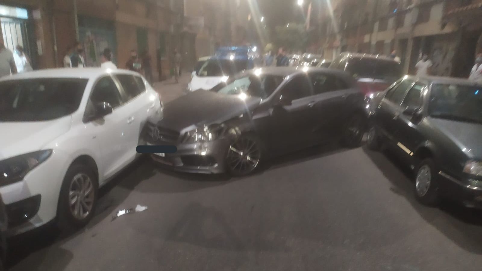 Un conductor choca contra 25 vehículos y abandona el suyo en la calle en Valladolid