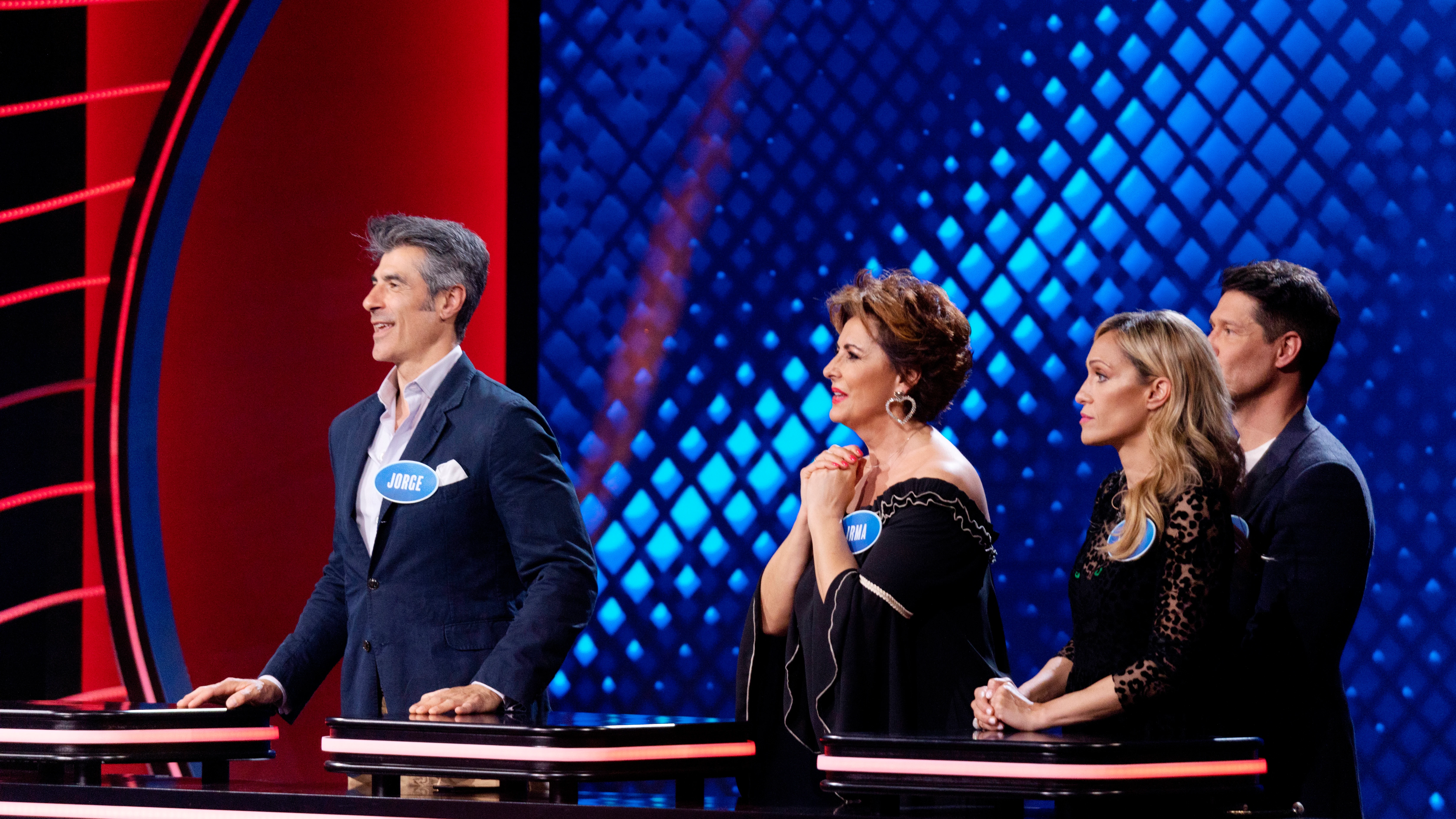 &iexcl;Qu&eacute; cerca! Jaime Cantizano y Silvia Jato acarician los 15.000 euros para los &lsquo;Concurseros&rsquo; en &lsquo;Family Feud&rsquo; 