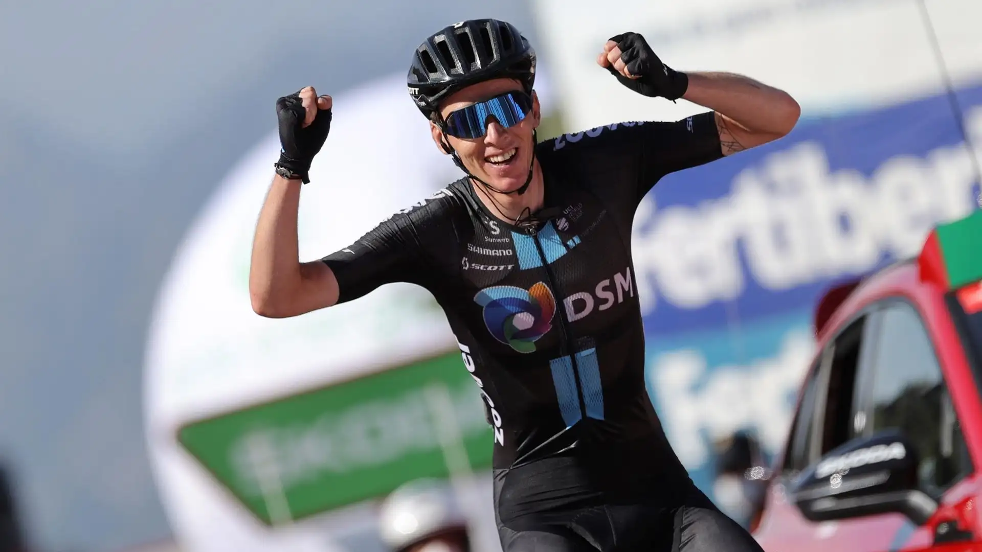 Bardet gana en solitario, López recorta unos segundos a Roglic y Eiking sigue líder de la Vuelta a España Bardet gana en solitario, López recorta unos segundos a Roglic y Eiking sigue líder de la Vuelta a España