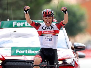 Majka vence en El Barraco y Eiking aguanta el liderato de la Vuelta a España un día más 