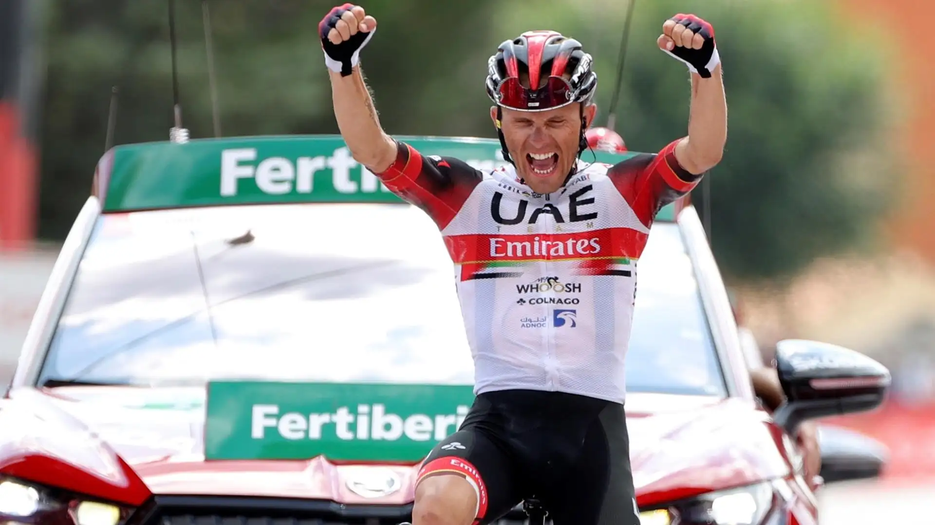 Majka vence en El Barraco y Eiking aguanta el liderato de la Vuelta a España un día más Majka vence en El Barraco y Eiking aguanta el liderato de la Vuelta a España un día más