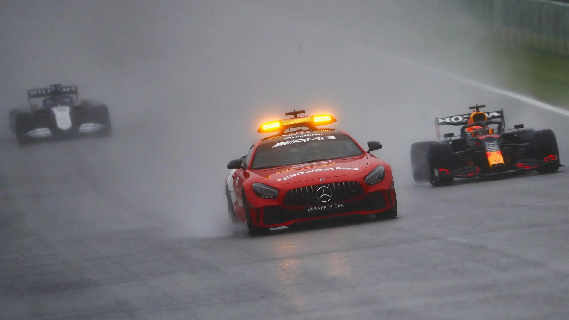 Verstappen gana en Spa la carrera más corta de la historia de la Fórmula 1