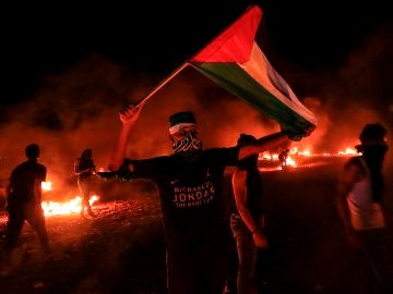 Israel bombardea objetivos de Hamás en Gaza tras disturbios en la frontera
