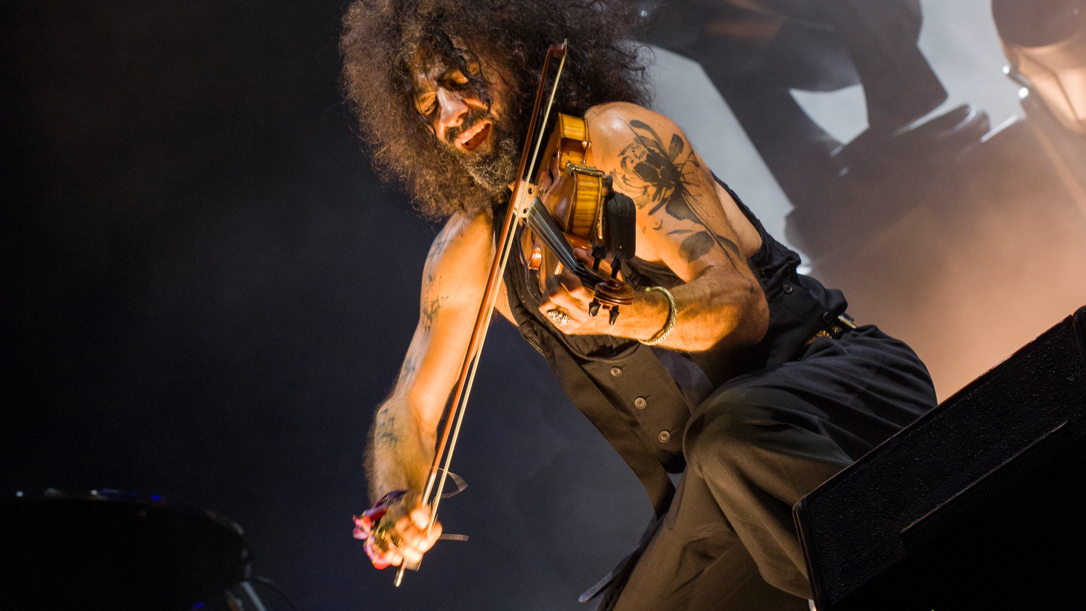 El virtuosismo de Ara Malikian hipnotiza al p&uacute;blico de Starlite