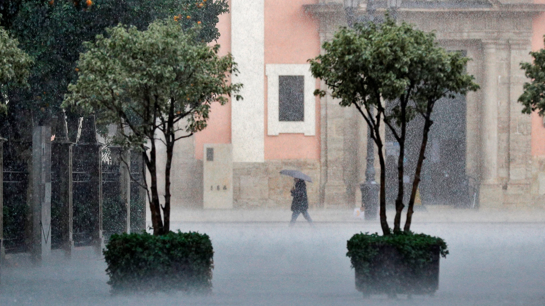 Una tromba de agua deja 90 litros en una hora en Benicàssim