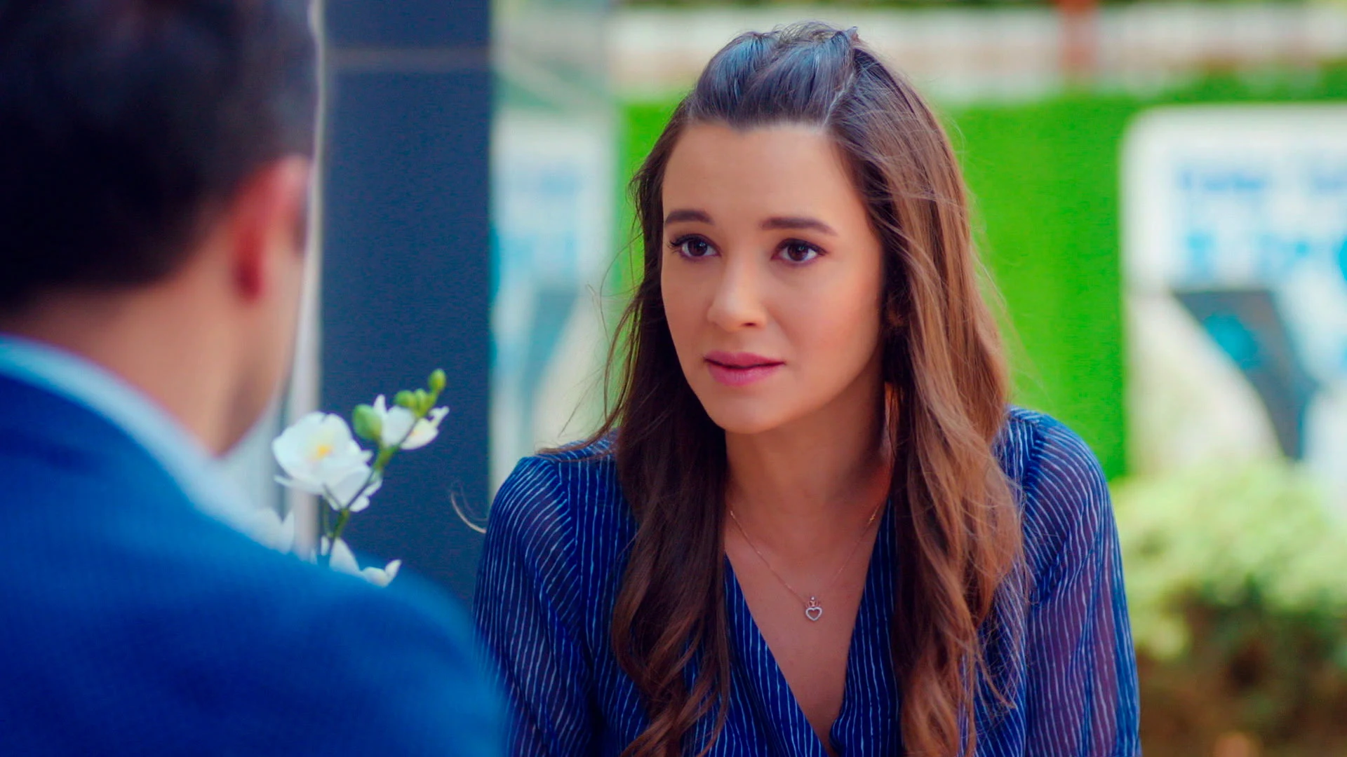 Candan rechaza el amor de Murat y le confiesa estar enamorada de Demir Candan rechaza el amor de Murat y le confiesa estar enamorada de Demir