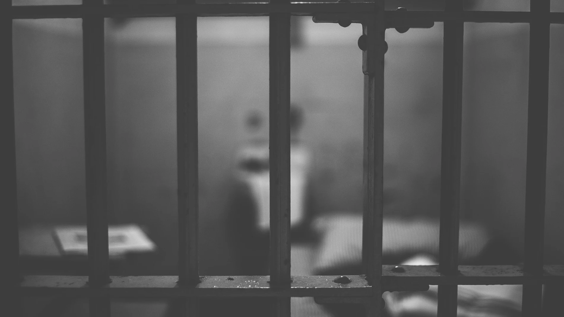 Condenado a cadena perpetua con 84 años por los restos de saliva de un sobre