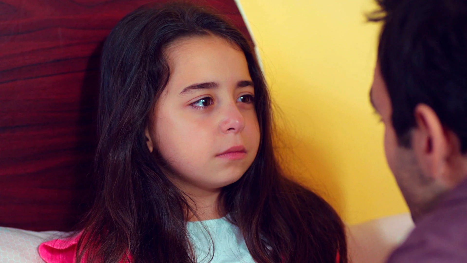 Öykü se derrumba: “Papá, ¿estoy enferma de nuevo?” Öykü se derrumba: “Papá, ¿estoy enferma de nuevo?”