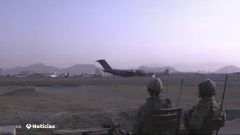 Se complica la situación en el aeropuerto de Kabul a dos días que Estados Unidos dé por finalizada la evacuación Se complica la situación en el aeropuerto de Kabul a dos días que Estados Unidos dé por finalizada la evacuación