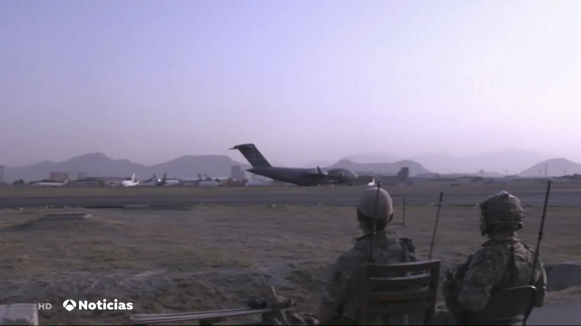 Se complica la situación en el aeropuerto de Kabul a dos días que Estados Unidos dé por finalizada la evacuación