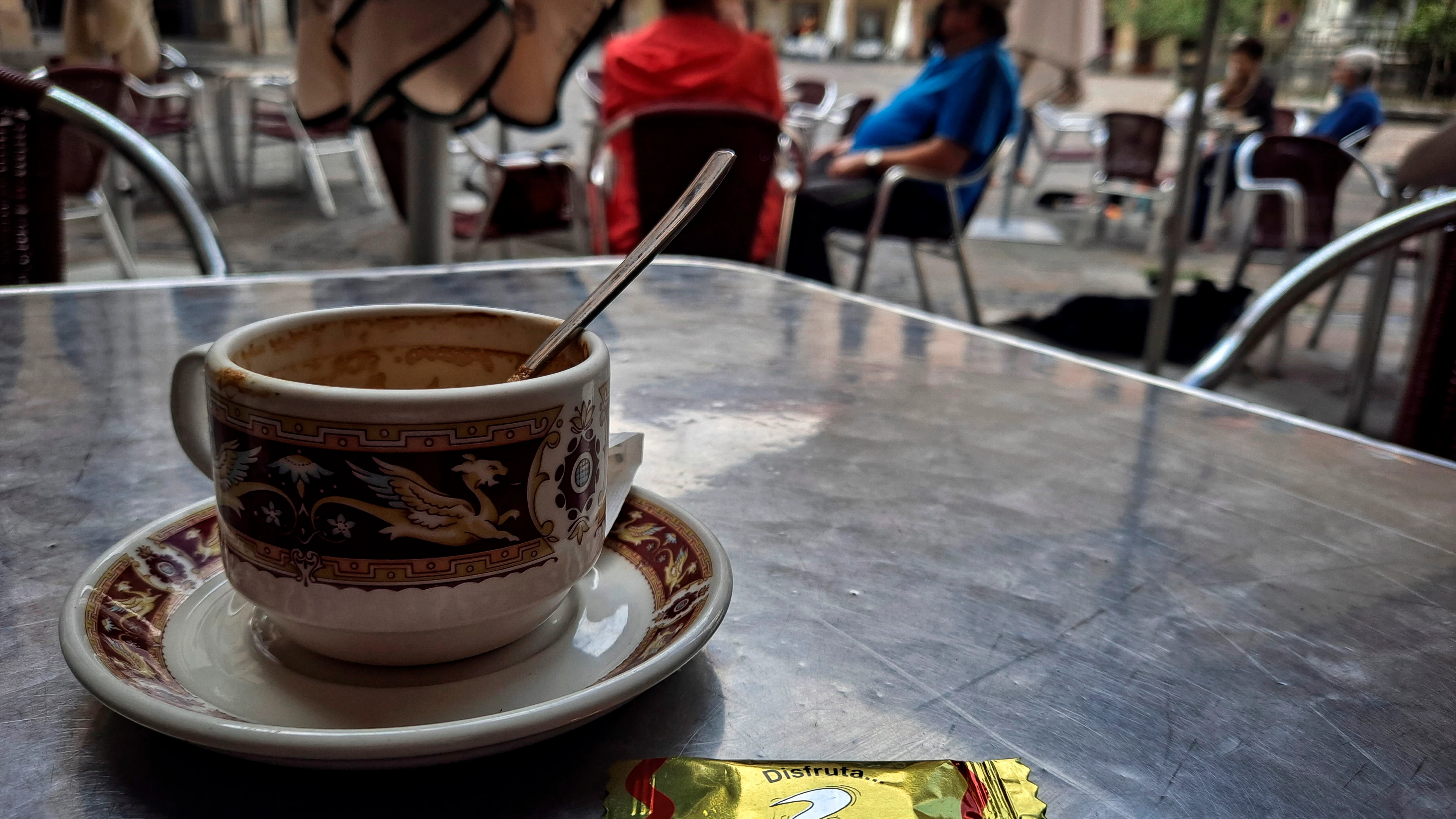 Personas en una cafetería de Zumarraga, Guipúzcoa Personas en una cafetería de Zumarraga, Guipúzcoa