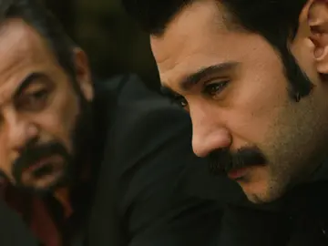 Yilmaz sobre Züleyha: “¿Por qué es ahora una desconocida? Me hago mil preguntas pero no tengo respuestas” Yilmaz sobre Züleyha: “¿Por qué es ahora una desconocida? Me hago mil preguntas pero no tengo respuestas”