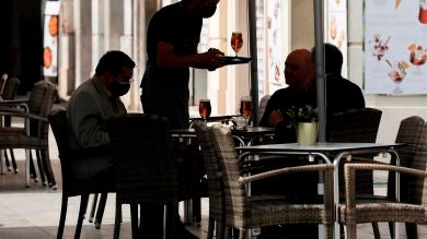 El drama de una camarera ante la precariedad laboral: 