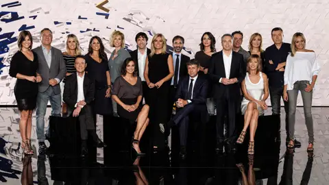 'Antena 3 Noticias', con los informativos líderes y más vistos de la televisión, inicia una nueva temporada reafirmando su compromiso con la información y su posición de referencia 'Antena 3 Noticias', con los informativos líderes y más vistos de la televisión, inicia una nueva temporada reafirmando su compromiso con la información y su posición de referencia