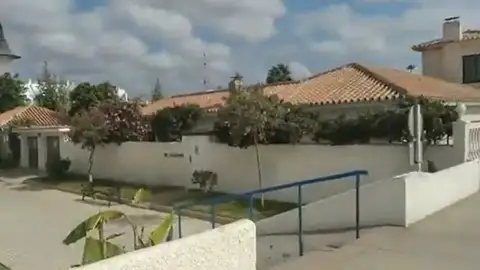 Okupan un chalé en primera línea de playa Okupan un chalé en primera línea de playa