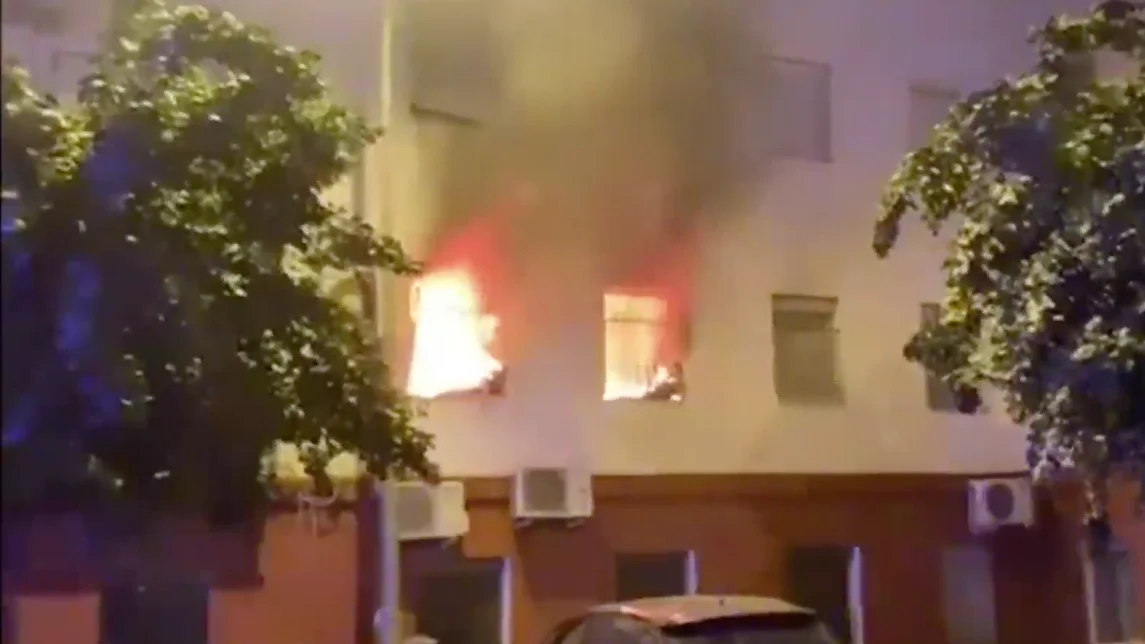 Aparatoso incendio en una vivienda de Triana Aparatoso incendio en una vivienda de Triana