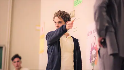 Ege revoluciona el instituto y Neriman paga las consecuencias: “Tu familia está enferma” Mejores momentos | Capítulo 14