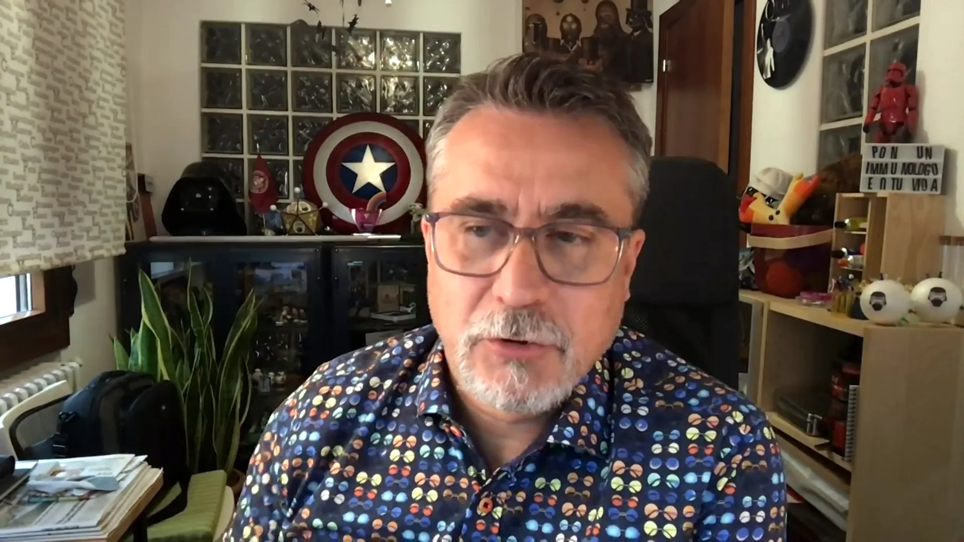 Alfredo Corell, inmun&oacute;logo amenazado por los antivacunas: "He denunciado en ocasiones a la polic&iacute;a, pero hay poco que hacer"