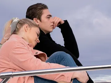 Josephine Langford y Hero Fiennes Tiffin en 'After. Almas perdidas' Josephine Langford y Hero Fiennes Tiffin en 'After. Almas perdidas'