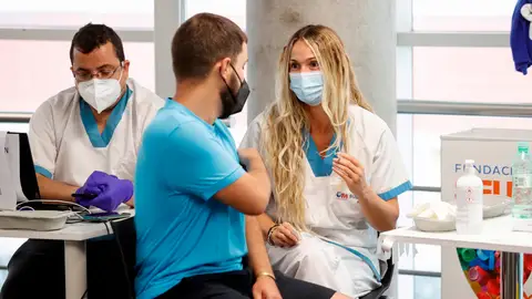 España llega al objetivo del 70% de vacunados con pauta completa contra el COVID-19 España llega al objetivo del 70% de vacunados con pauta completa contra el COVID-19