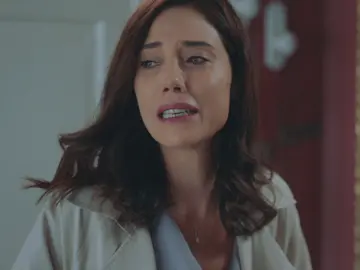 Asya se derrumba al conocer la doble vida de Volkan: "Tenías razón, está con una mujer" Asya se derrumba al conocer la doble vida de Volkan: "Tenías razón, está con una mujer"