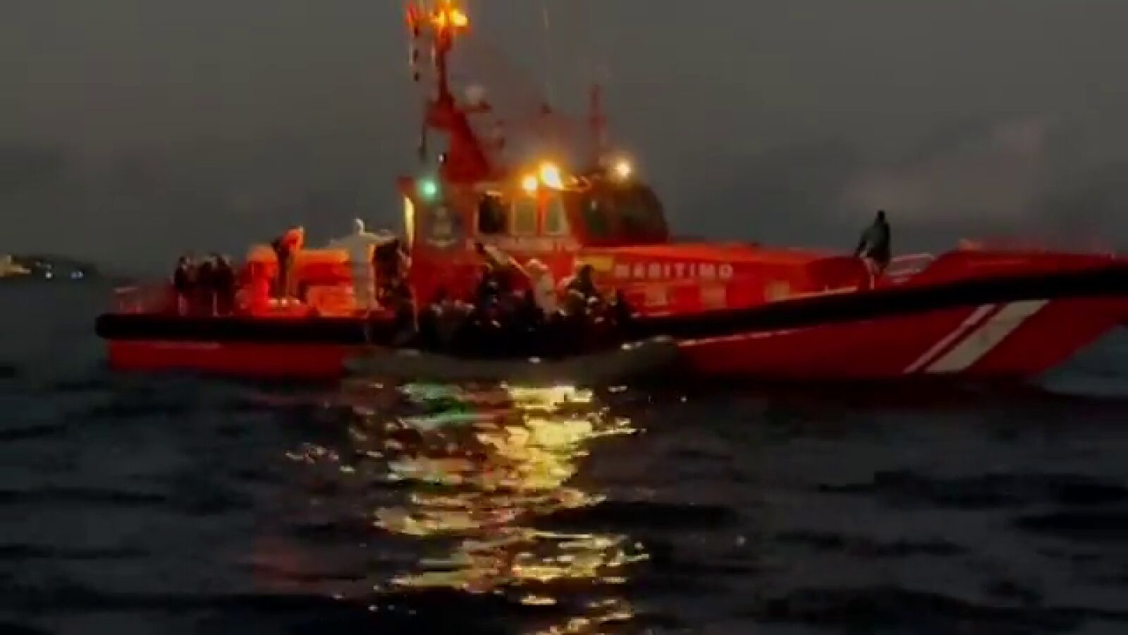 Mueren 22 personas en el naufragio de una patera cerca de Canarias