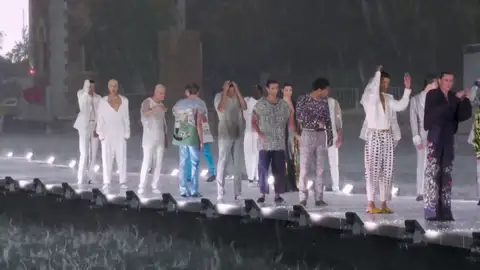 Una tormenta de granizo sorprende el último desfile de Dolce & Gabbana en Venecia Una tormenta de granizo sorprende el último desfile de Dolce & Gabbana en Venecia