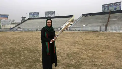 La fundadora del equipo nacional femenino de Afganistán de criquet, la afgana Diana Barakzai La fundadora del equipo nacional femenino de Afganistán de criquet, la afgana Diana Barakzai