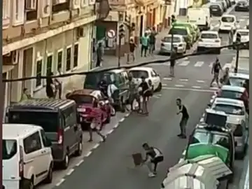 9 detenidos y 3 heridos tras una pelea multitudinaria en el barrio de Orriols, en Valencia 9 detenidos y 3 heridos tras una pelea multitudinaria en el barrio de Orriols, en Valencia