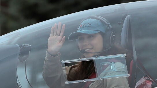 La incre&iacute;ble aventura de Zara Rutherford, la piloto que se ha propuesto dar la vuelta al mundo en solitario