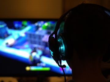 Detenido un joven de 18 años por agredir a su padre por no dejarle salir de noche a jugar a videojuegos