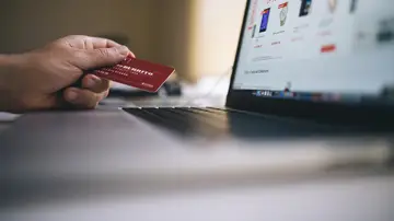 Un anciano se equivoca al hacer una transferencia bancarias y pierde 60.000 euros Un anciano se equivoca al hacer una transferencia bancarias y pierde 60.000 euros