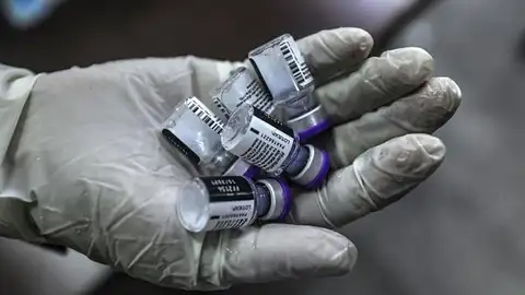 CAl menos 14 heridos en las protestas contra las restricciones por el coronavirus en Alemania Al menos 14 heridos en las protestas contra las restricciones por el coronavirus en Alemania