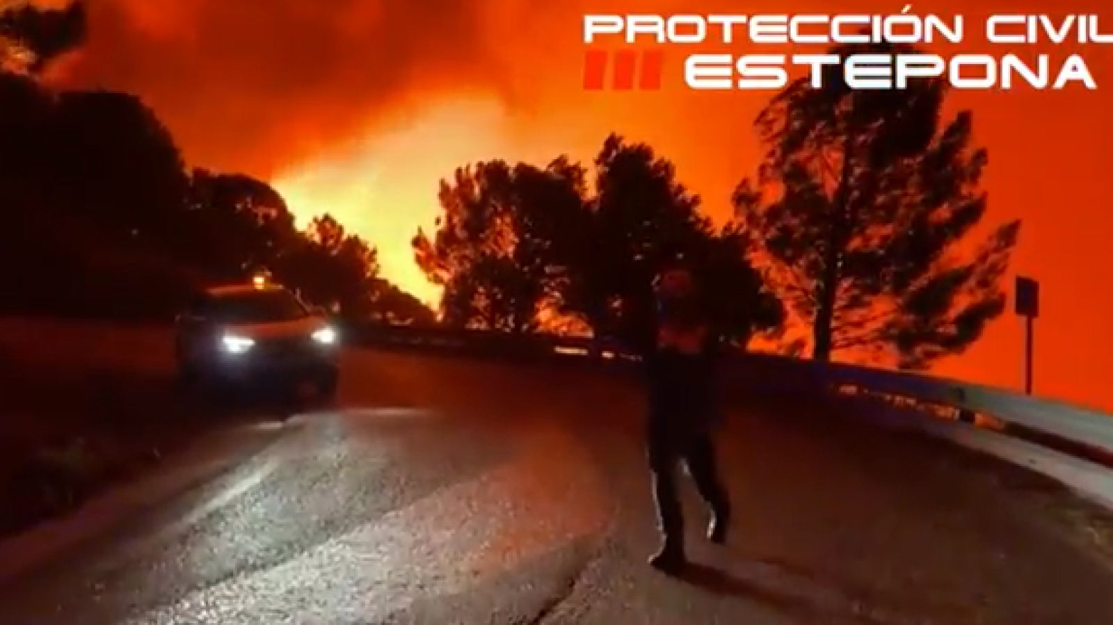 El jefe de Protección Civil de Estepona, sobre la muerte de un bombero en el incendio: 