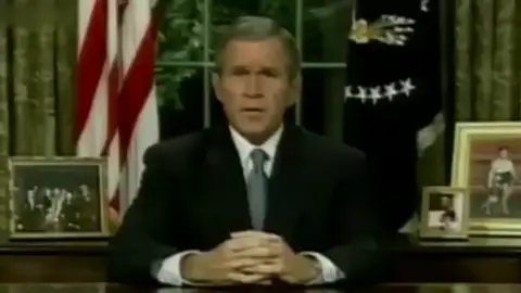 El histórico discurso de George W. Bush tras el 11-S: "No pueden destruir el acero de nuestra determinación" El histórico discurso de George W. Bush tras el 11-S: "No pueden destruir el acero de nuestra determinación"