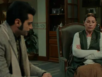 Demir y Hünkar planean cómo ocultar la verdad: “Diremos que Züleyha se enamoró de ti” Demir y Hünkar planean cómo ocultar la verdad: “Diremos que Züleyha se enamoró de ti”