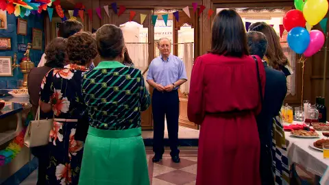 La fiesta de cumpleaños de Pelayo recibe una visita inesperada, ¿la de un asesino? La fiesta de cumpleaños de Pelayo recibe una visita inesperada, ¿la de un asesino?