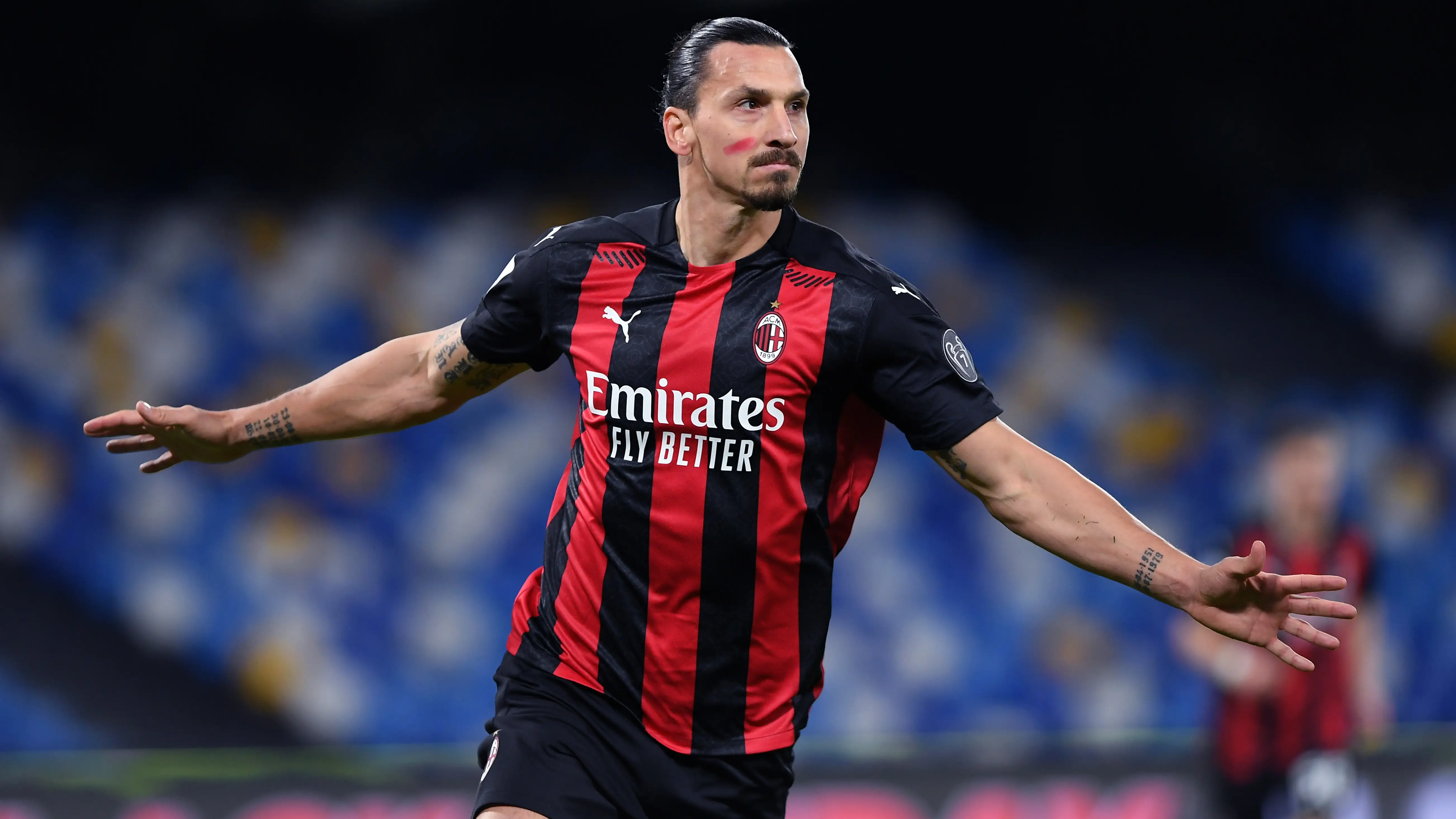Ibrahimovic: "No tengo menos cualidades que Messi o Cristiano, soy el mejor del mundo"