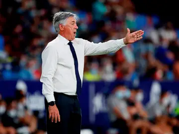 Ancelotti contesta a Ceferin: "Si es incompetente un presidente con 13 Champions ¿Qué son los otros?" Ancelotti contesta a Ceferin: "Si es incompetente un presidente con 13 Champions ¿Qué son los otros?"