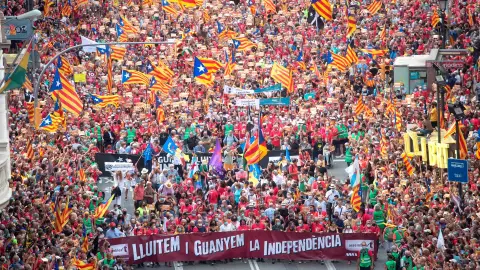 A3 Noticias Fin de Semana (11-09-21) División independentista y menos participación en una Diada con mascarillas y poca distancia A3 Noticias Fin de Semana (11-09-21) División independentista y menos participación en una Diada con mascarillas y poca distancia