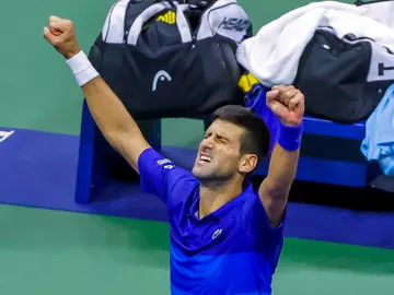 Djokovic se deshace de Zverev en cinco sets y se enfrentará a Medvedev en la final del US Open Djokovic se deshace de Zverev en cinco sets y se enfrentará a Medvedev en la final del US Open