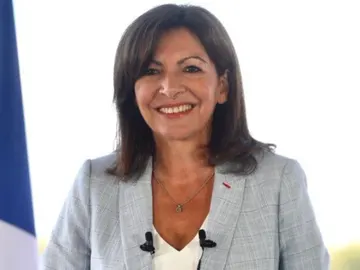 Anne Hidalgo, alcaldesa de París y candidata a la presidencia del Partido Socialista de Francia para las elecciones del 10 de abril de 2022. Anne Hidalgo, alcaldesa de París y candidata a la presidencia del Partido Socialista de Francia para las elecciones del 10 de abril de 2022.