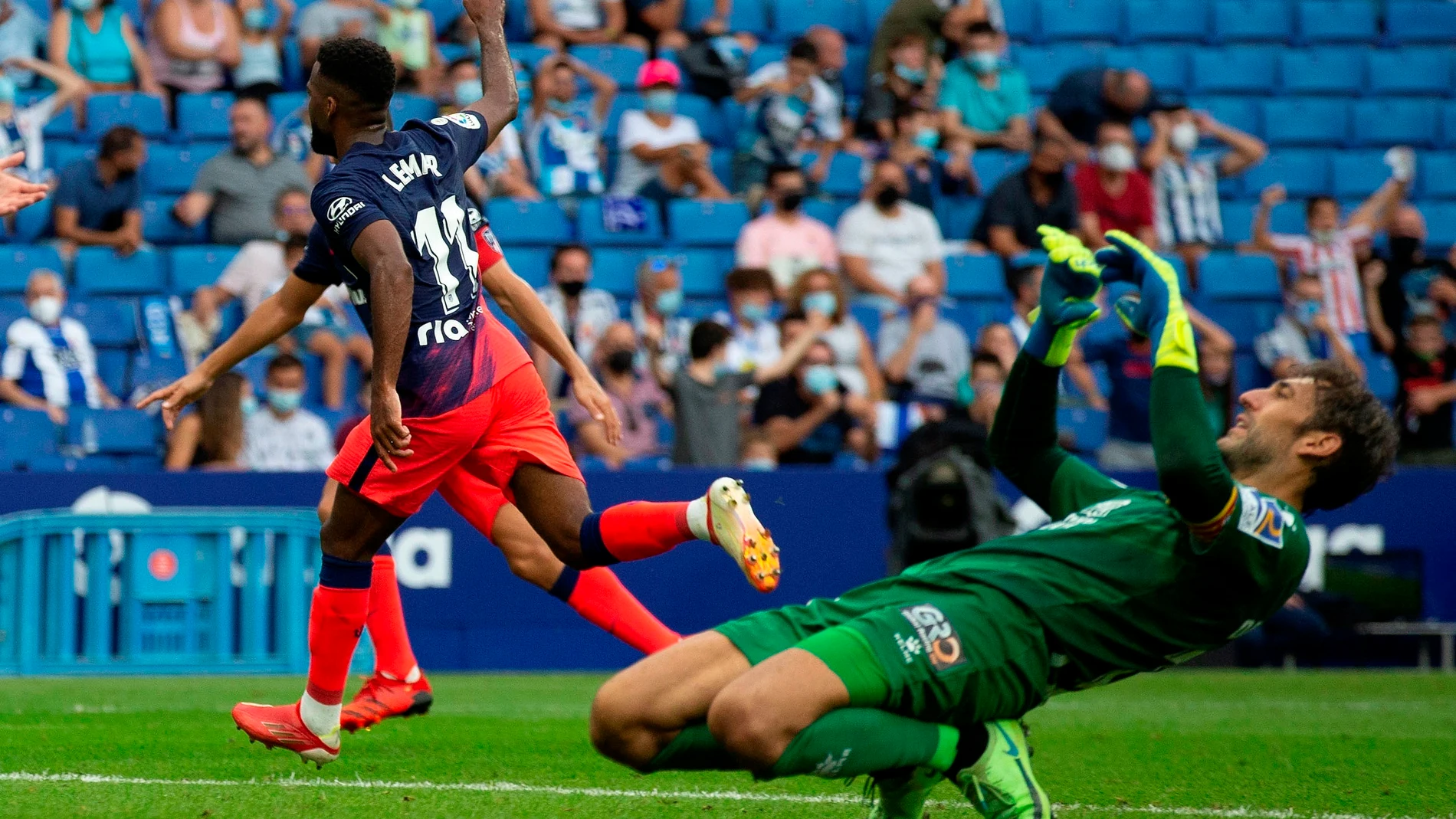 El Atlético de Madrid remonta al Espanyol y gana el partido en el minuto 98