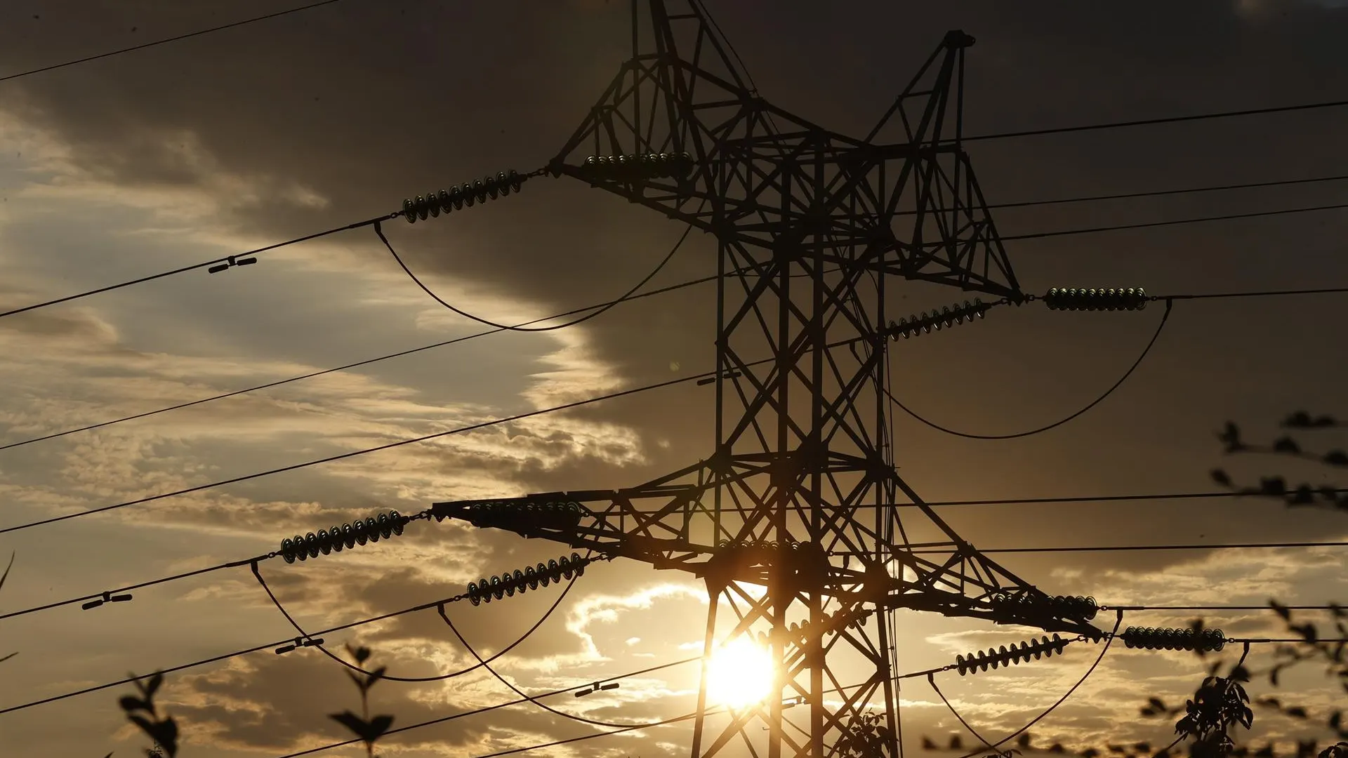 La luz vuelve a marcar récord histórico La luz vuelve a marcar récord histórico