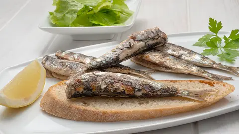 Sardinas a la plancha ¡en 2 minutos! La receta rápida y fácil de Arguiñano Sardinas a la plancha ¡en 2 minutos! La receta rápida y fácil de Arguiñano