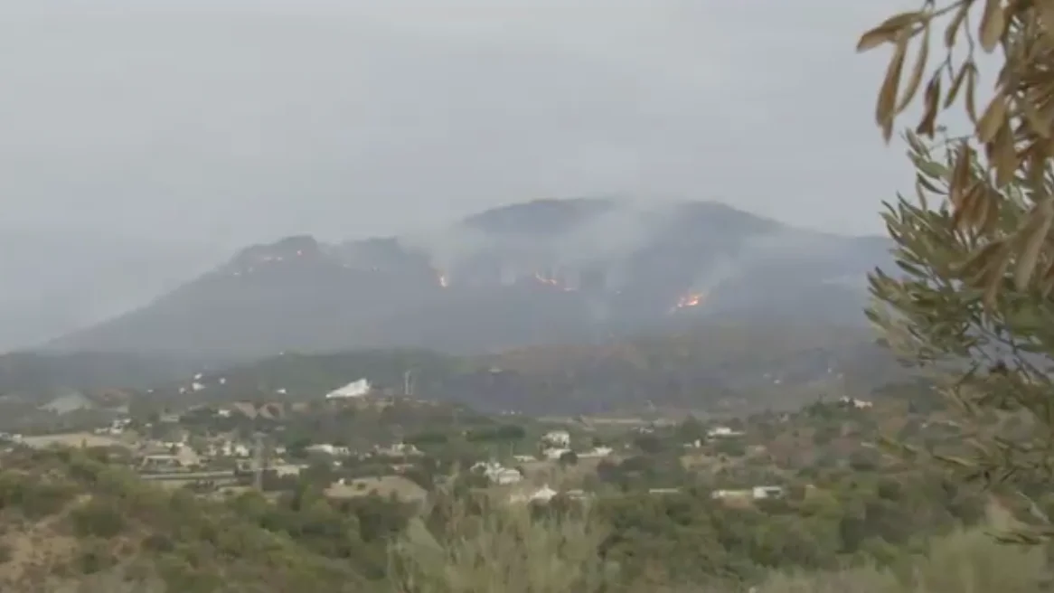 Incendio en Sierra Bermeja, Málaga Incendio en Sierra Bermeja, Málaga