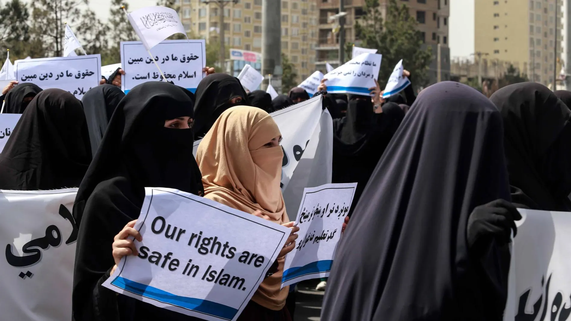 Las mujeres en Afganistán en una protesta