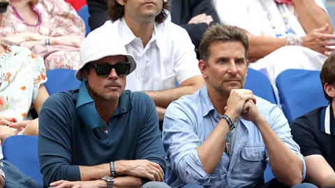 Brad Pitt y Bradley Cooper en la final del US Open 2021 Brad Pitt y Bradley Cooper en la final del US Open 2021