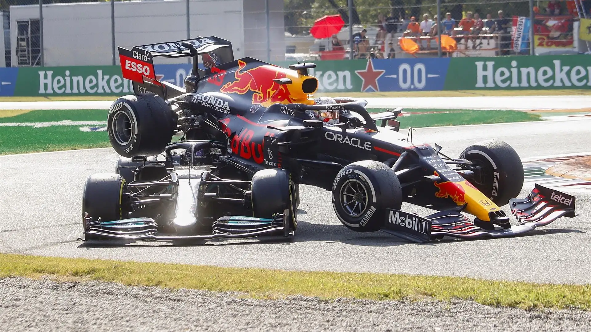 Fernando Alonso opina sobre el hist&oacute;rico accidente de Hamilton y Verstappen en el GP de Italia