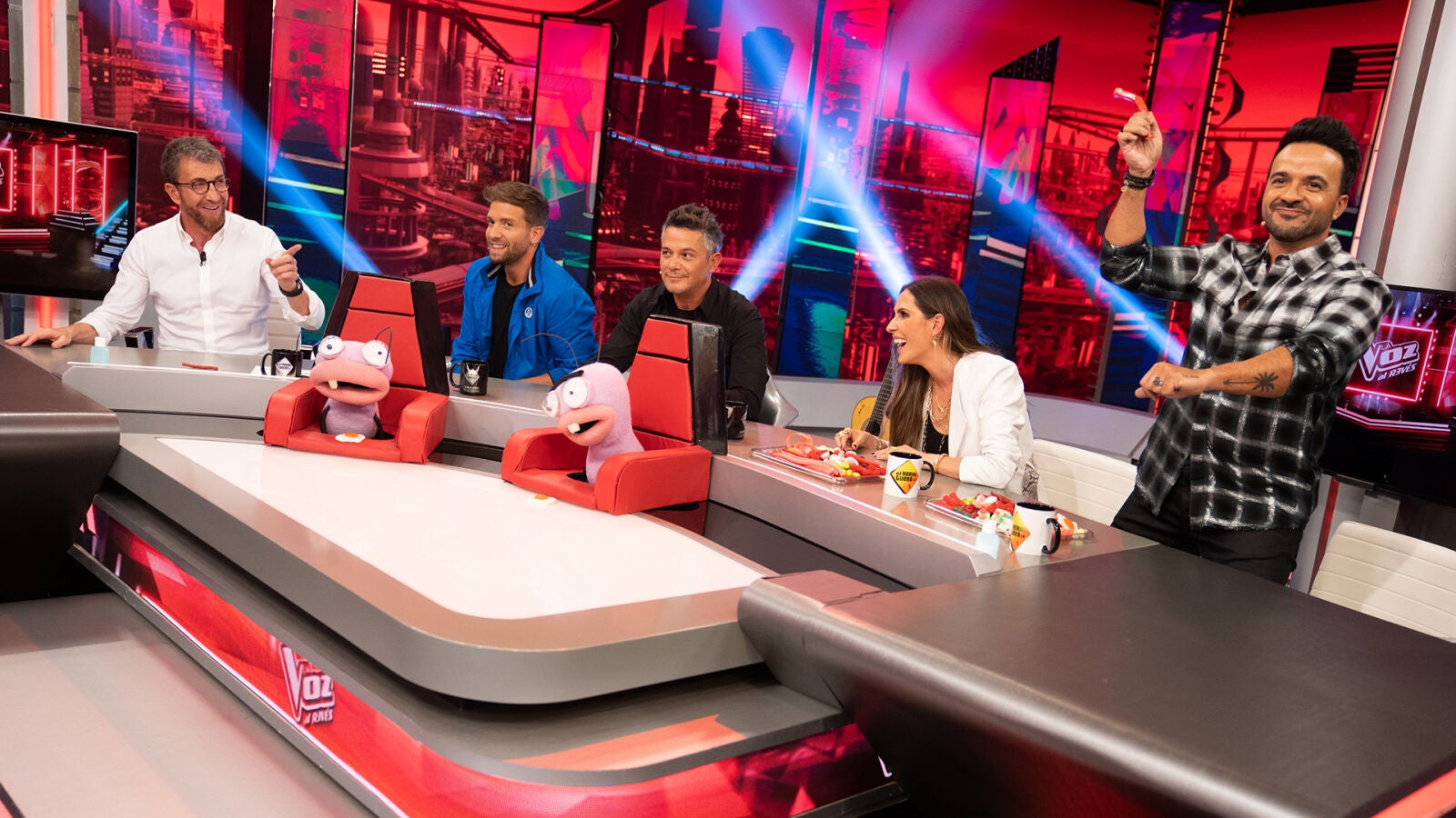 ¡Las cazan al vuelo! Ponemos a prueba a los coaches en 'La Voz... al revés'